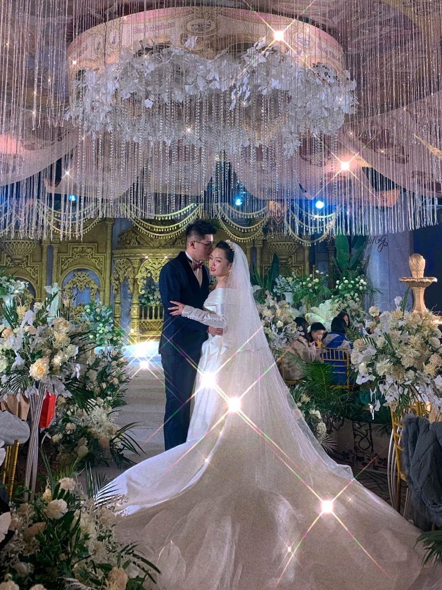 菏泽艾慕丝男士婚礼西装定制 礼服租赁