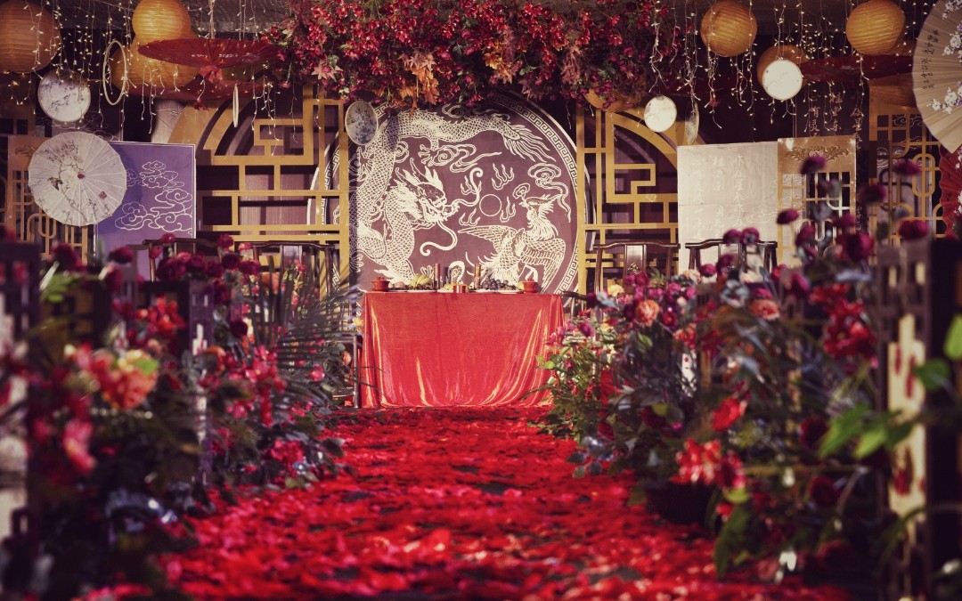 芳华华芳迢迢路，琴瑟白头情尤浓