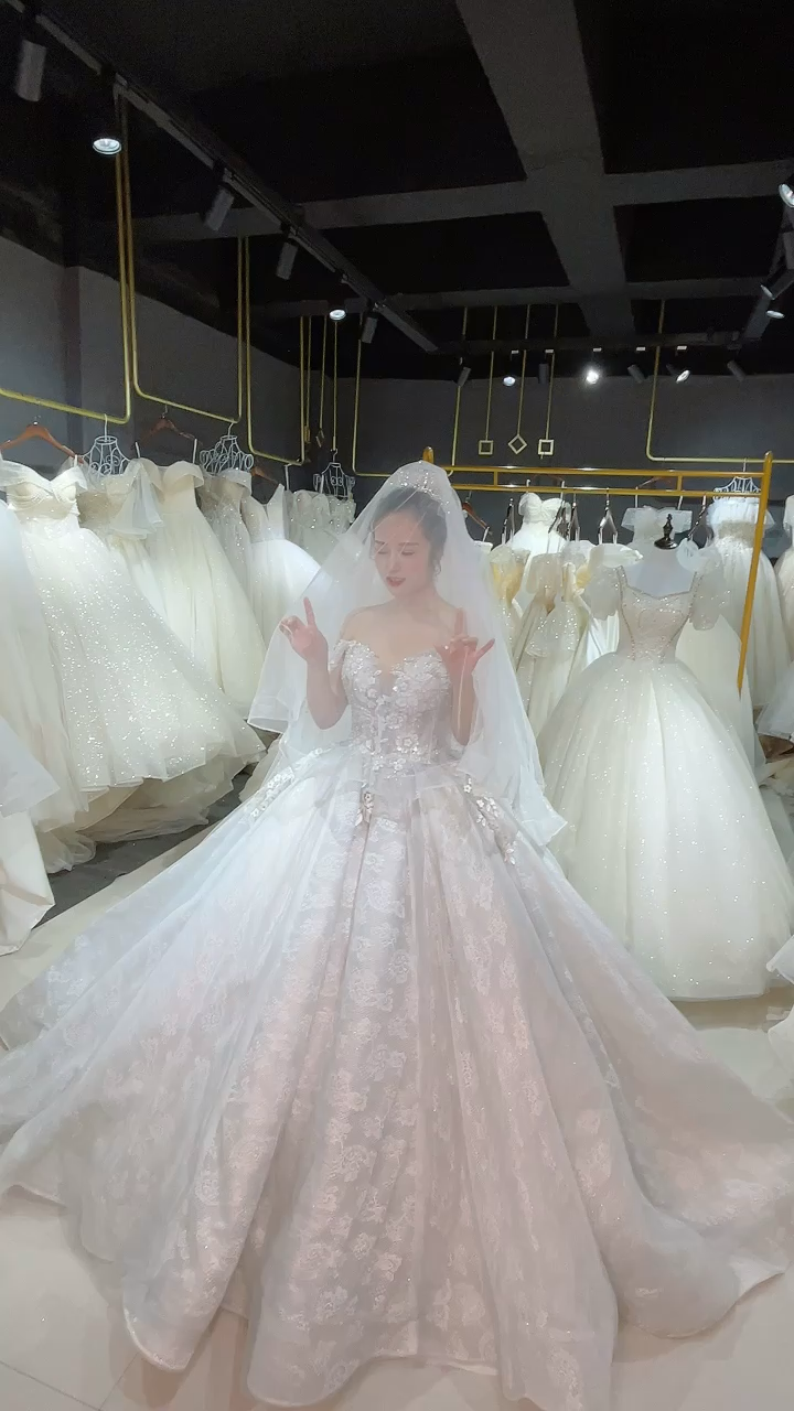 重工高端婚紗秀禾禮服、超級(jí)大氣