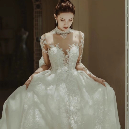 #婚禮跟妝#
是心動(dòng)吖～愛了這個(gè)美背設(shè)計(jì)～

