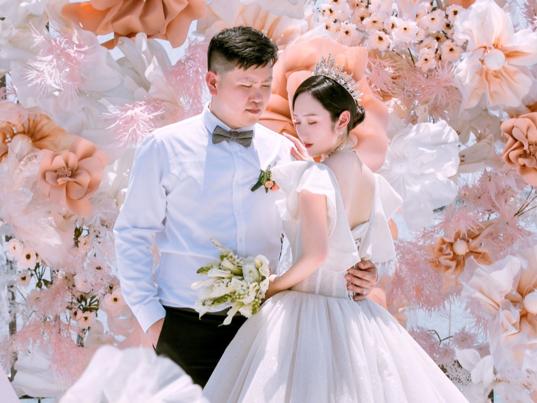 高级定制款婚礼当日全程跟妆+婚前试妆+全套头饰