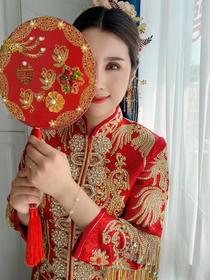 [女王套餐]中式秀禾+重手工仪式纱+敬酒服+跟妆