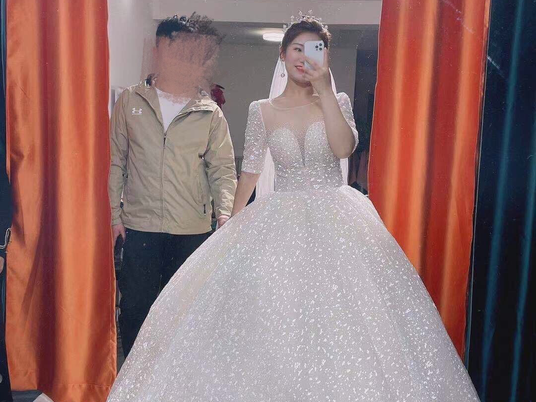 （全包套餐) 总监档全程跟妆+精美镶钻3件套+亲