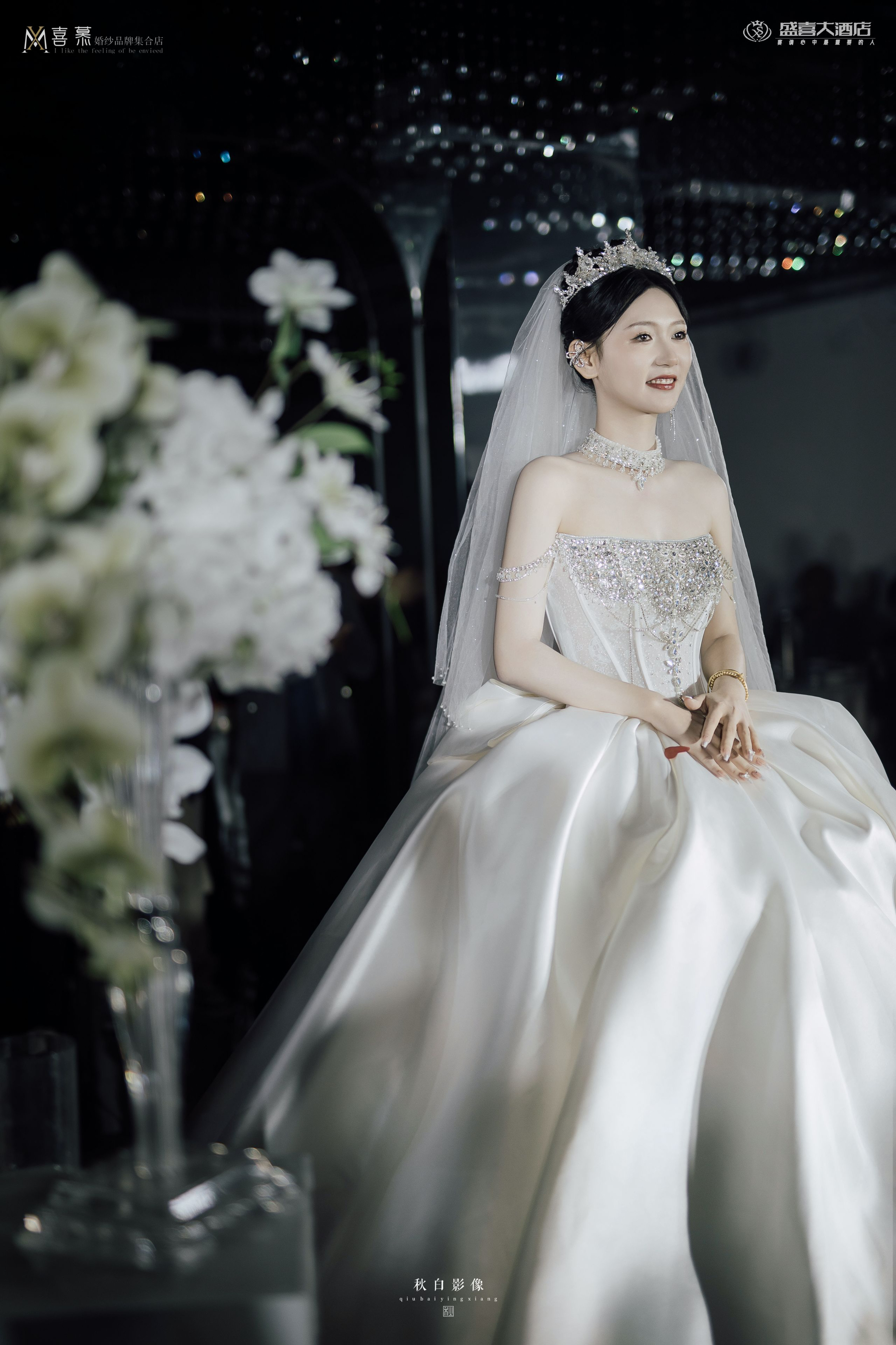 缎面婚纱
