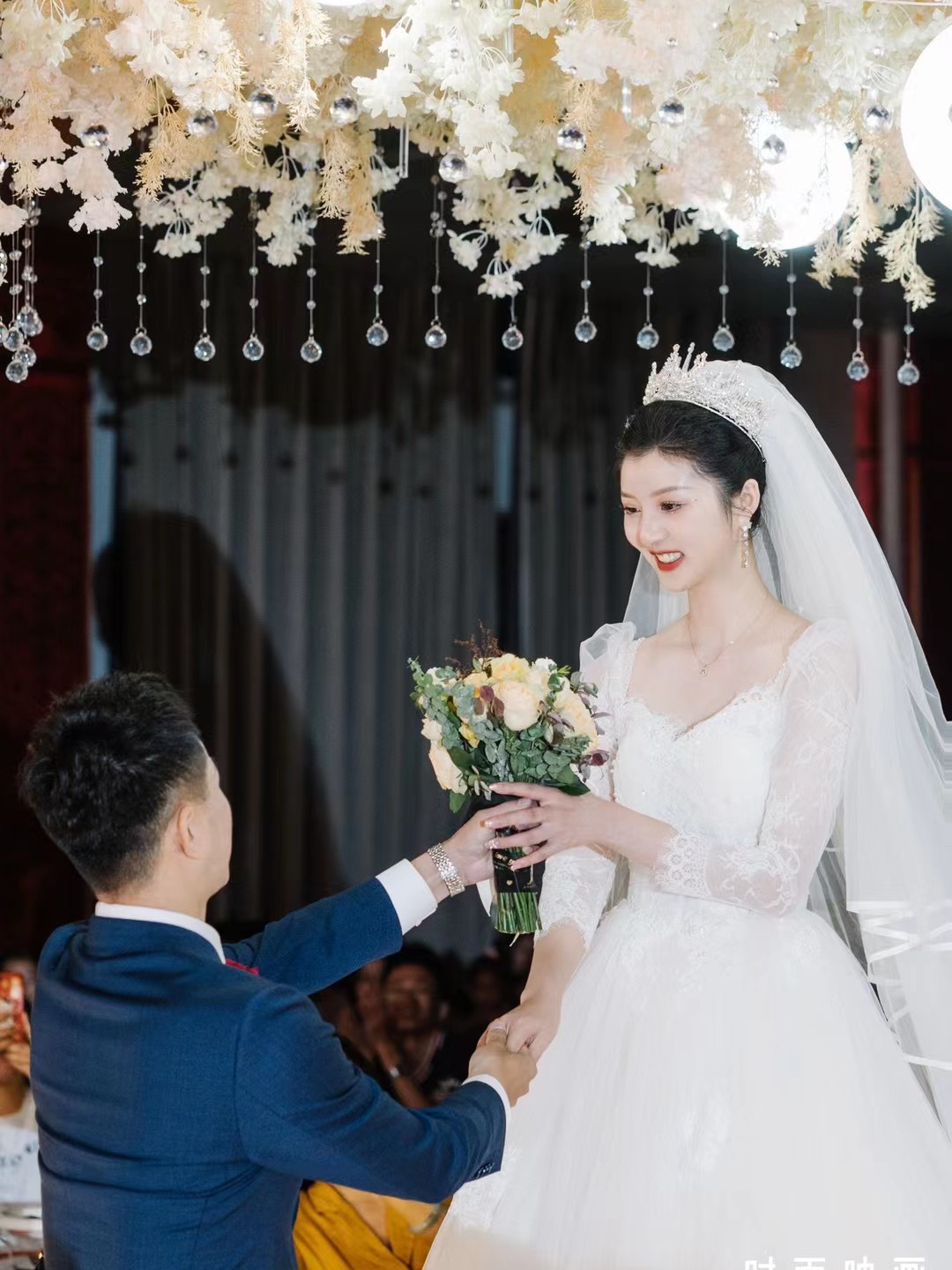 全天新娘跟妆——资深化妆师＋副化（全天跟妆）