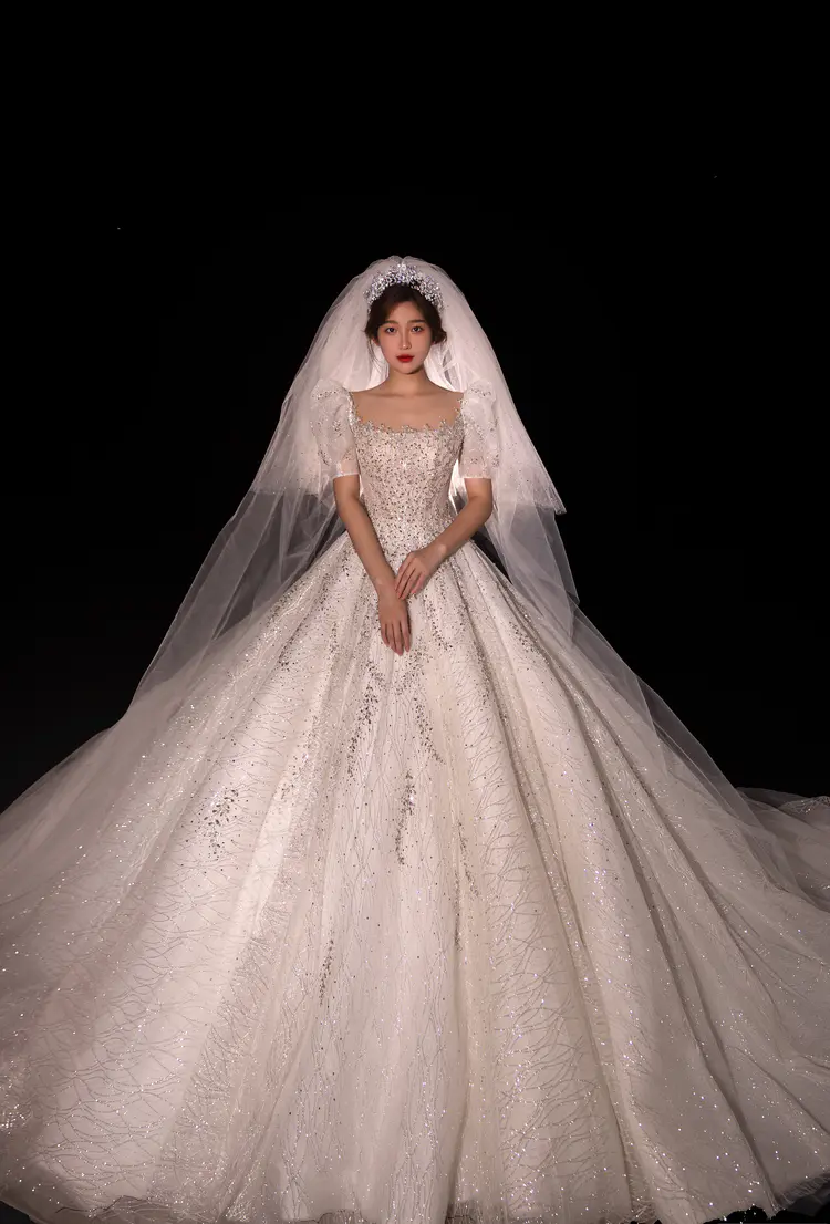 今禧长拖尾梦幻婚纱