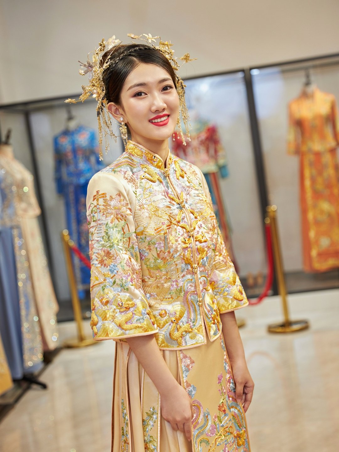 英國皇室金色新娘秀禾服禮服