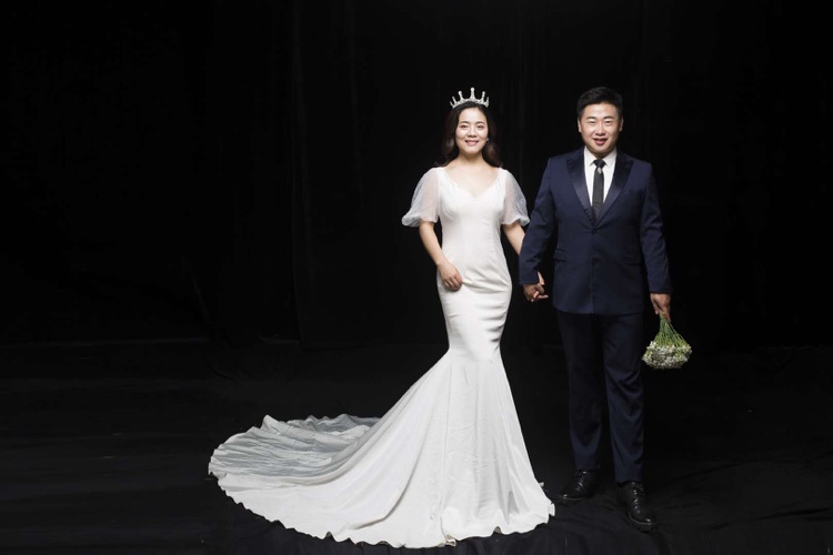 维罗纳婚纱_维罗纳斯豹图片(2)