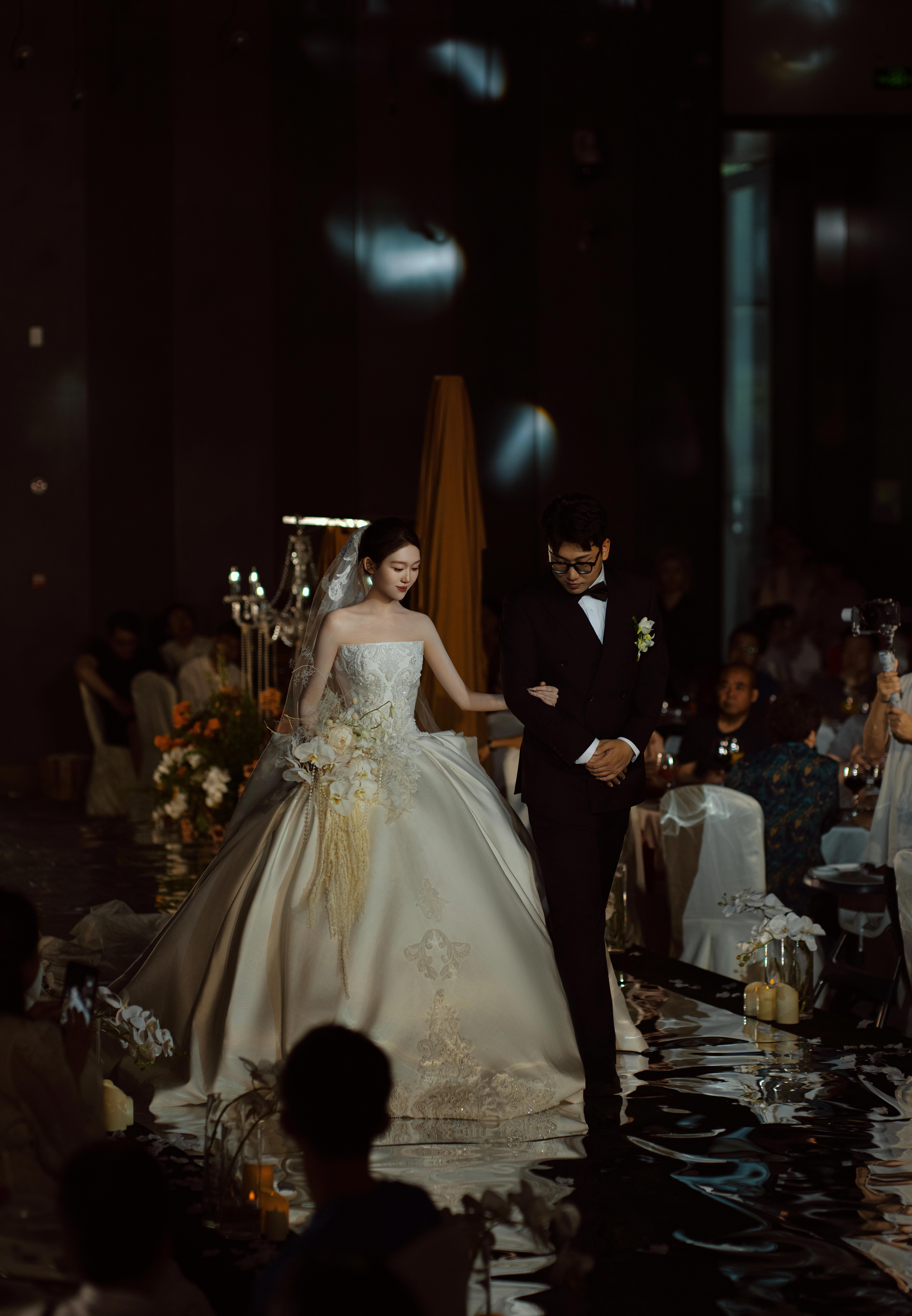 【婚禮跟拍】「創(chuàng)始人雙機(jī)位拍攝」精修120張