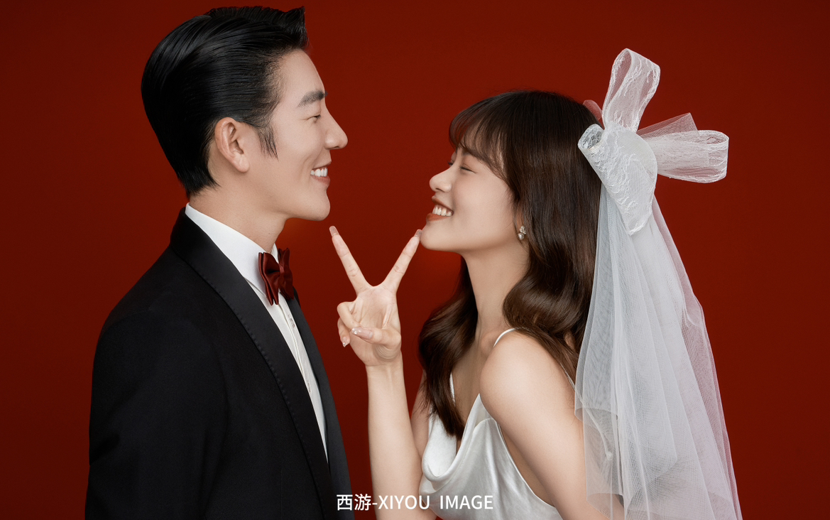 紅底喜嫁婚紗照：俏皮可愛