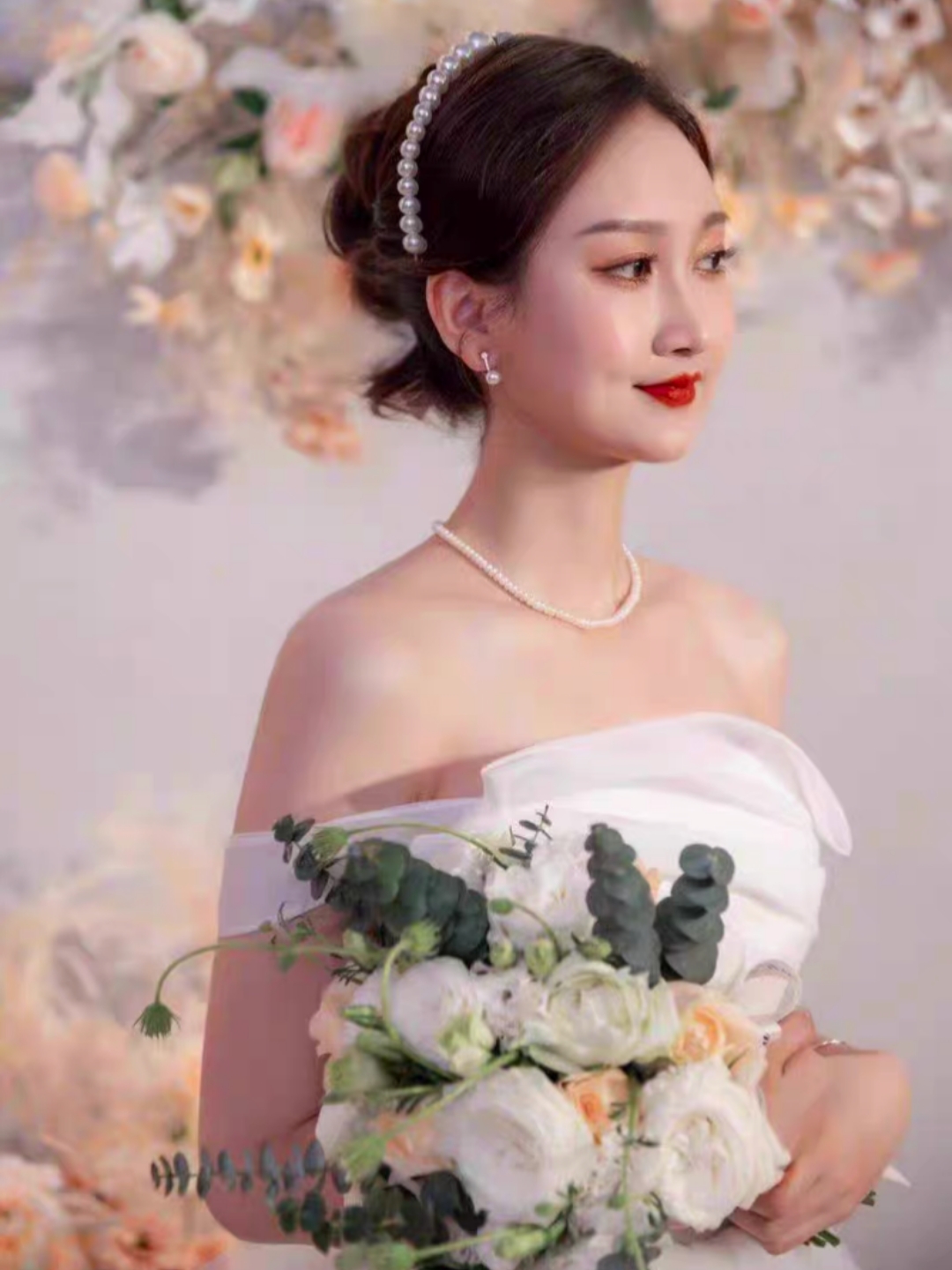 首席化妝師半天跟妝+免租頭飾+媽媽妝