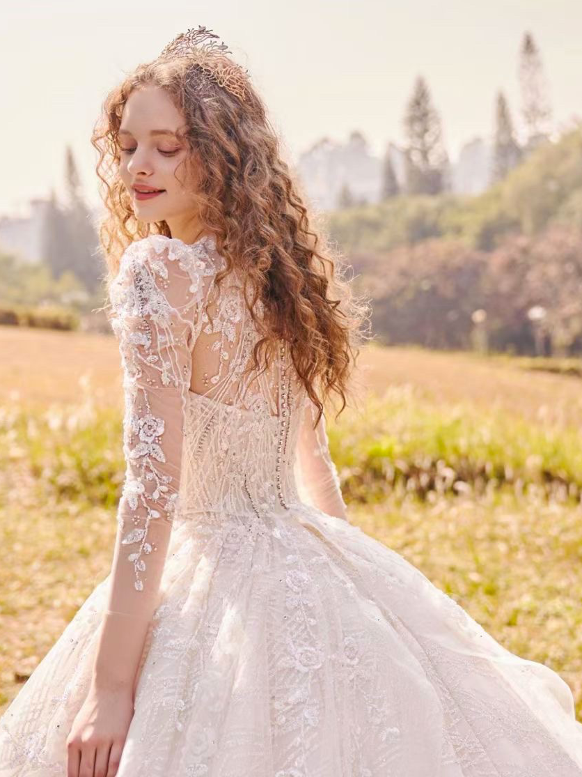 【一价全包】婚纱3件套+高级化妆师跟妆