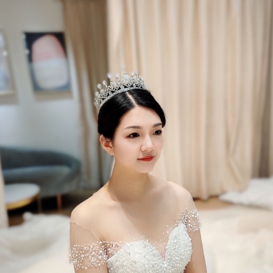 专业化妆师全天新娘跟妆唯美私人妆发定制