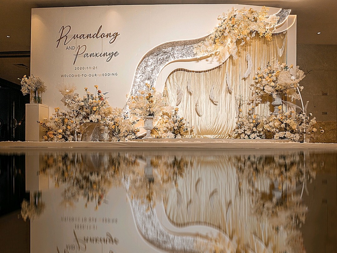 【香槟色爆款婚礼】点开查看暗场效果