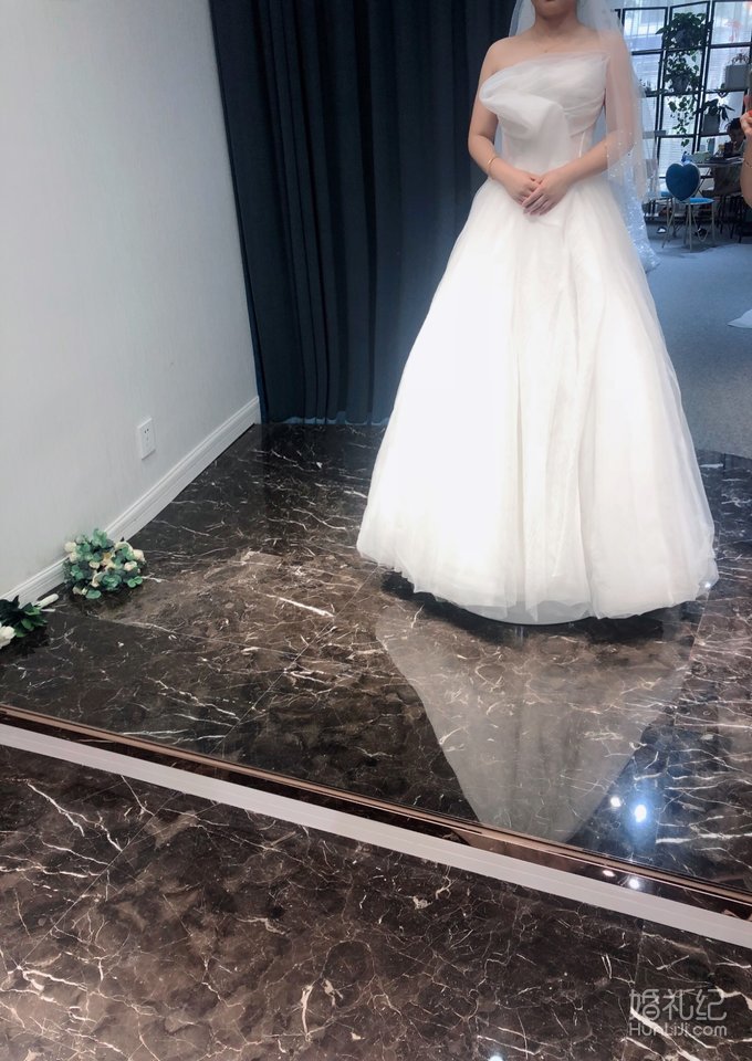 结婚礼服选择租好还是买呢？