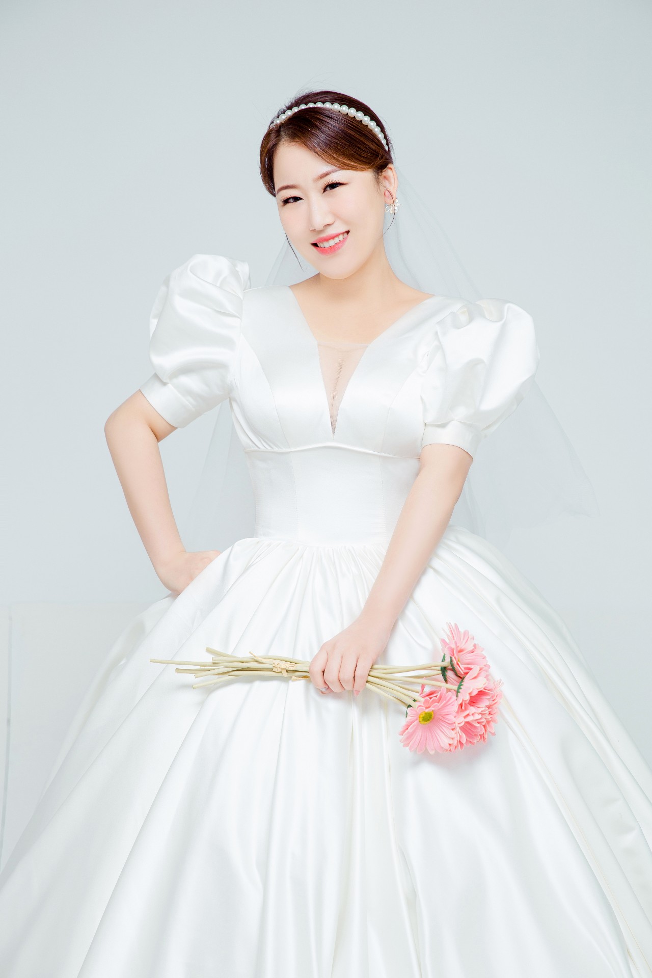 5.18第一次穿上正式的婚纱
