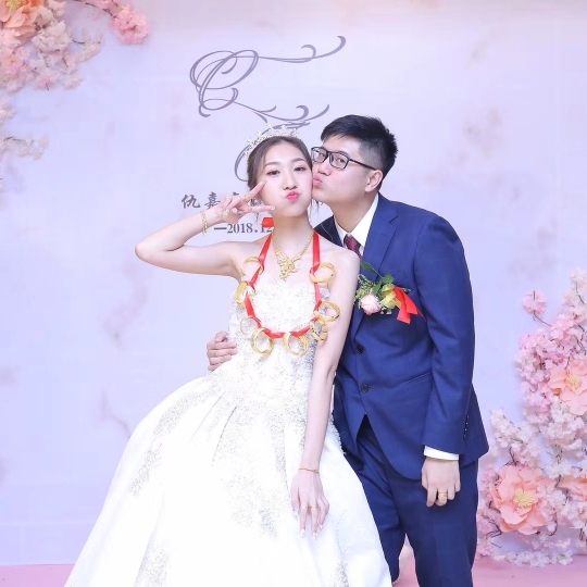 广佛清英化妆师中式，婚纱造型二选一