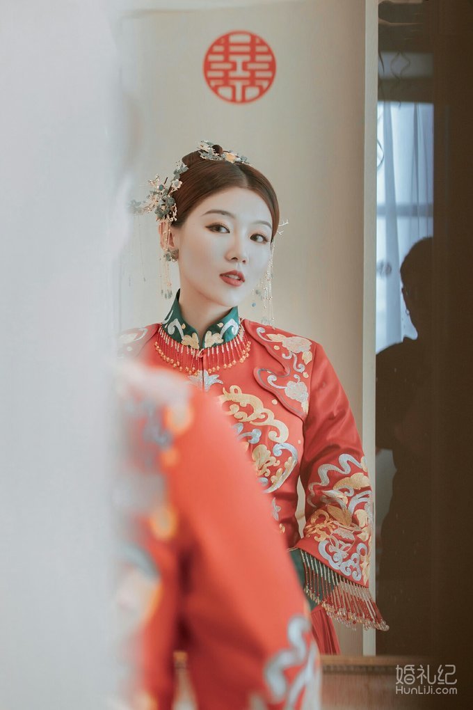 大婚必穿3件礼服，👰🤵一出场全家都夸好看