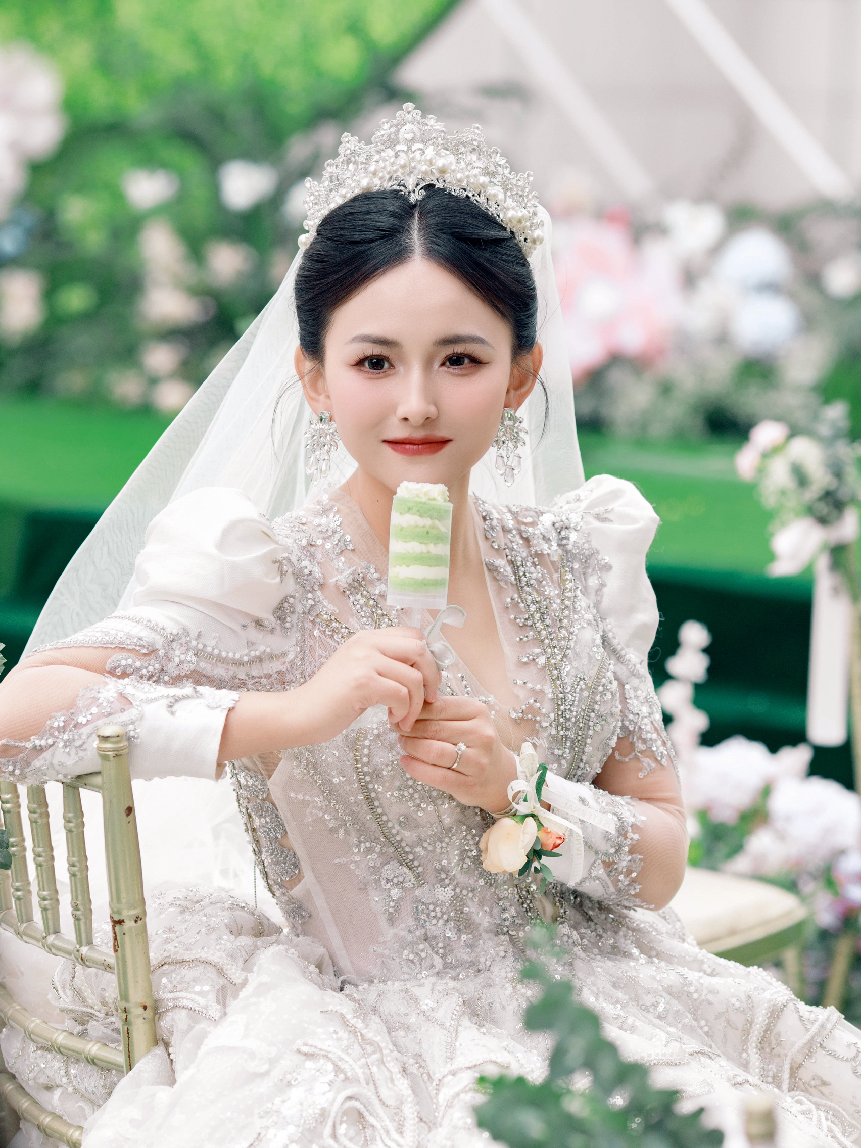 首席档全程跟妆+全套高端头饰+全套妈妈妆