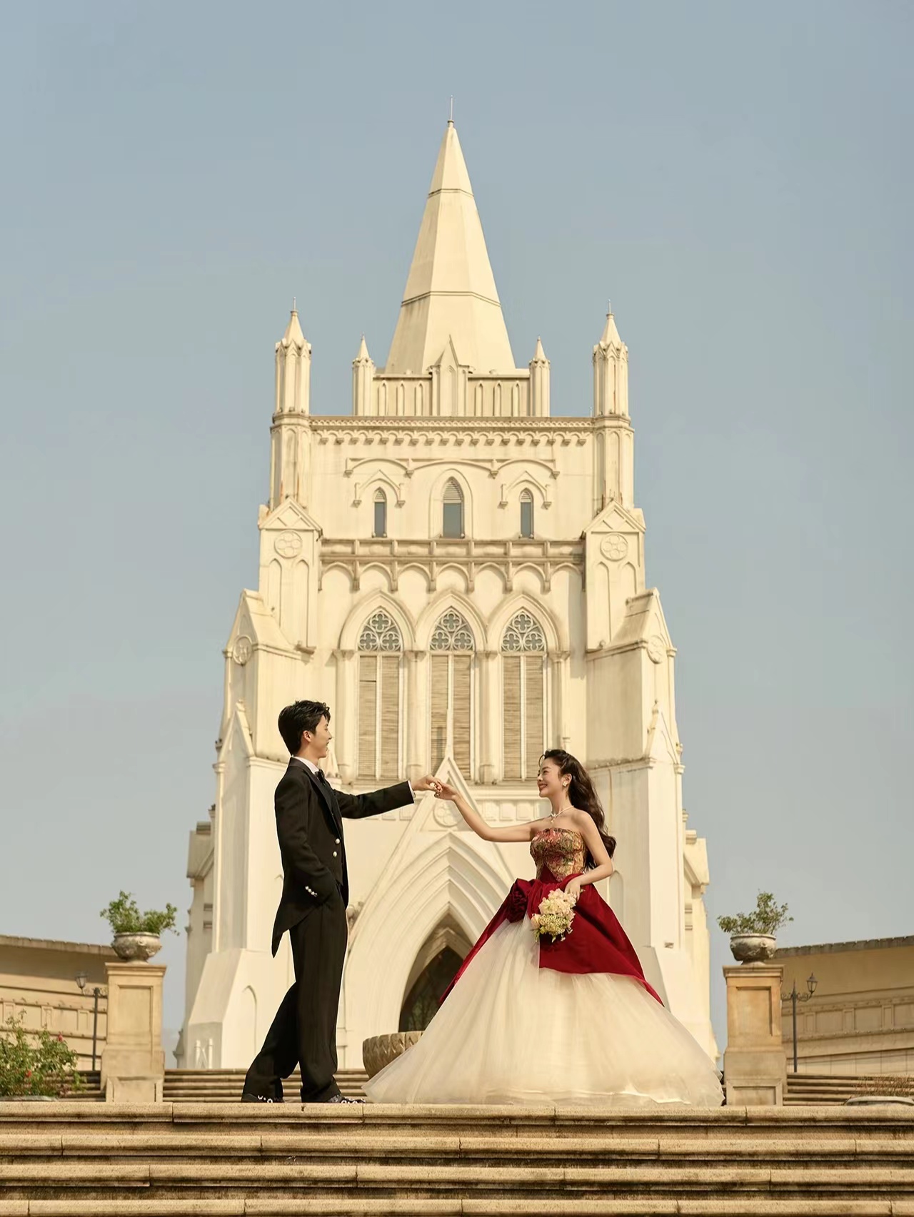 【浪漫婚紗照】?jī)?nèi)外景通拍+風(fēng)格任選+一價(jià)全包