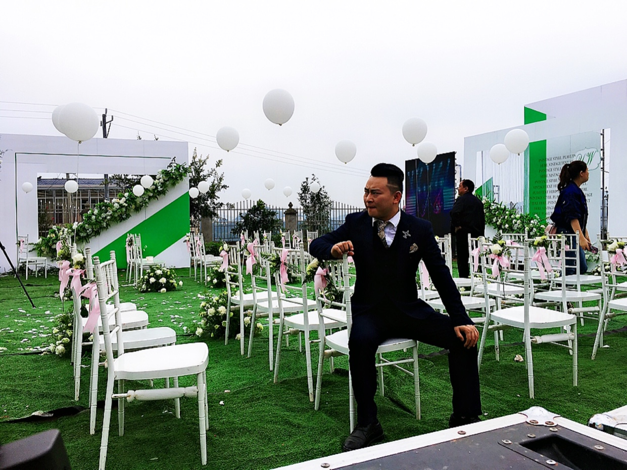 成都一线高端婚礼-主持人