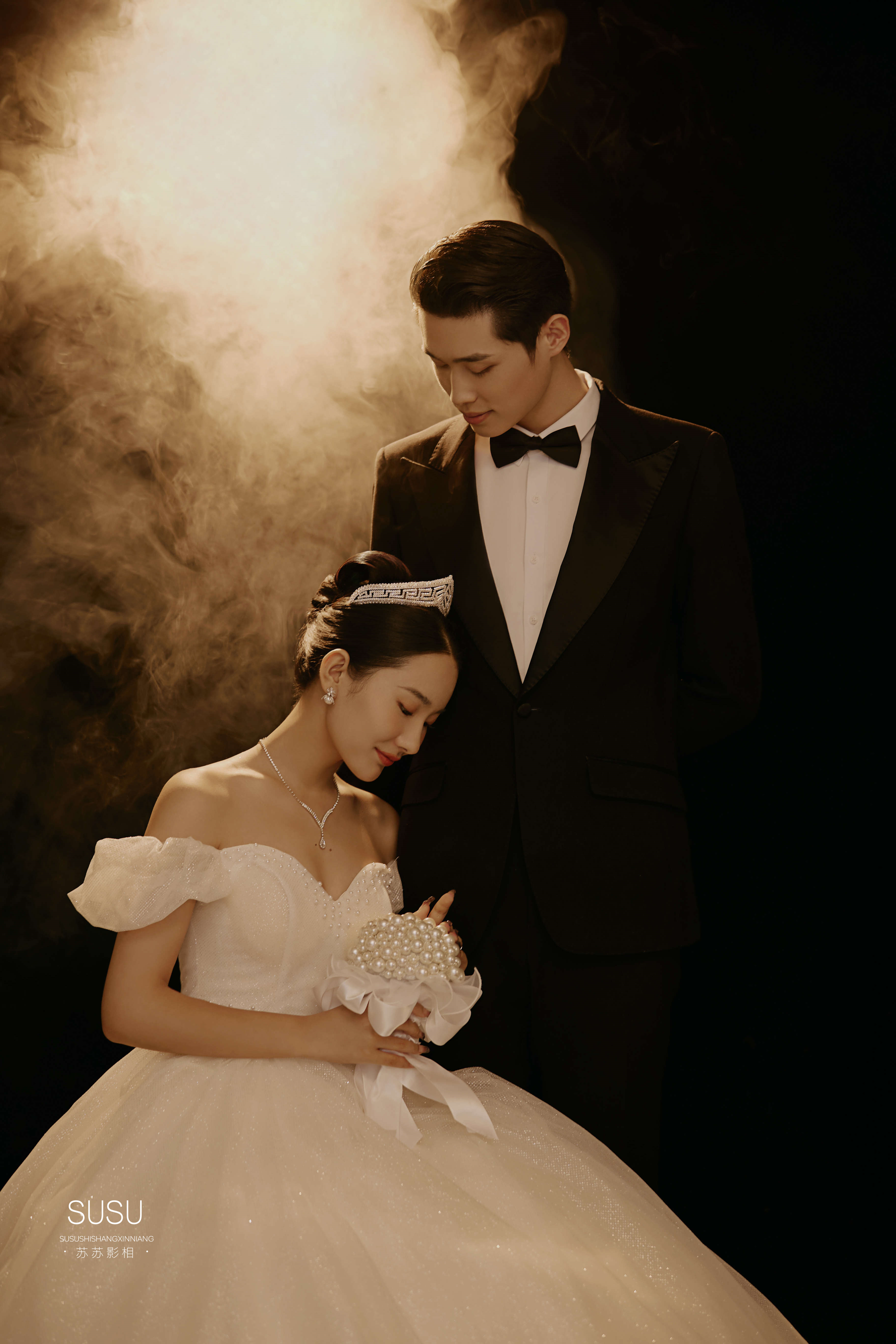 拍一组很哇塞的光影婚纱照，挖到宝啦！！