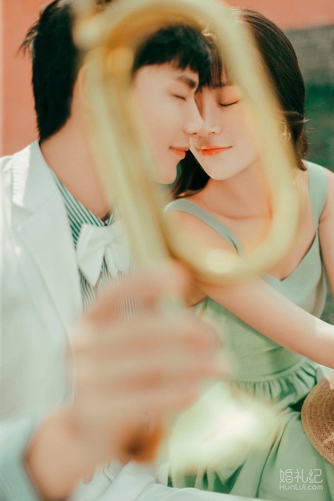 6k拍的婚照终于拿到手，最喜欢的还是中式