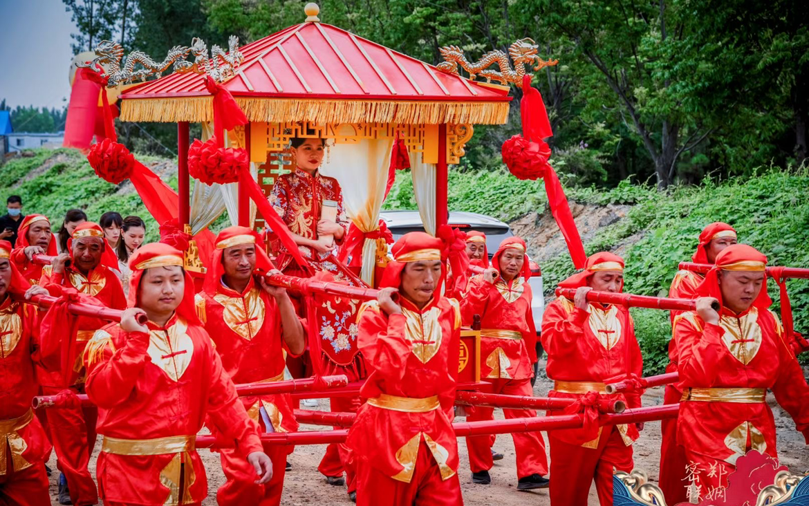 情之緣婚禮會(huì)館【鳳冠霞帔大花轎】