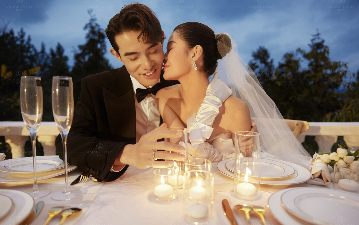 在昭通金夫人拍攝了一組氛圍感滿(mǎn)滿(mǎn)婚紗照 