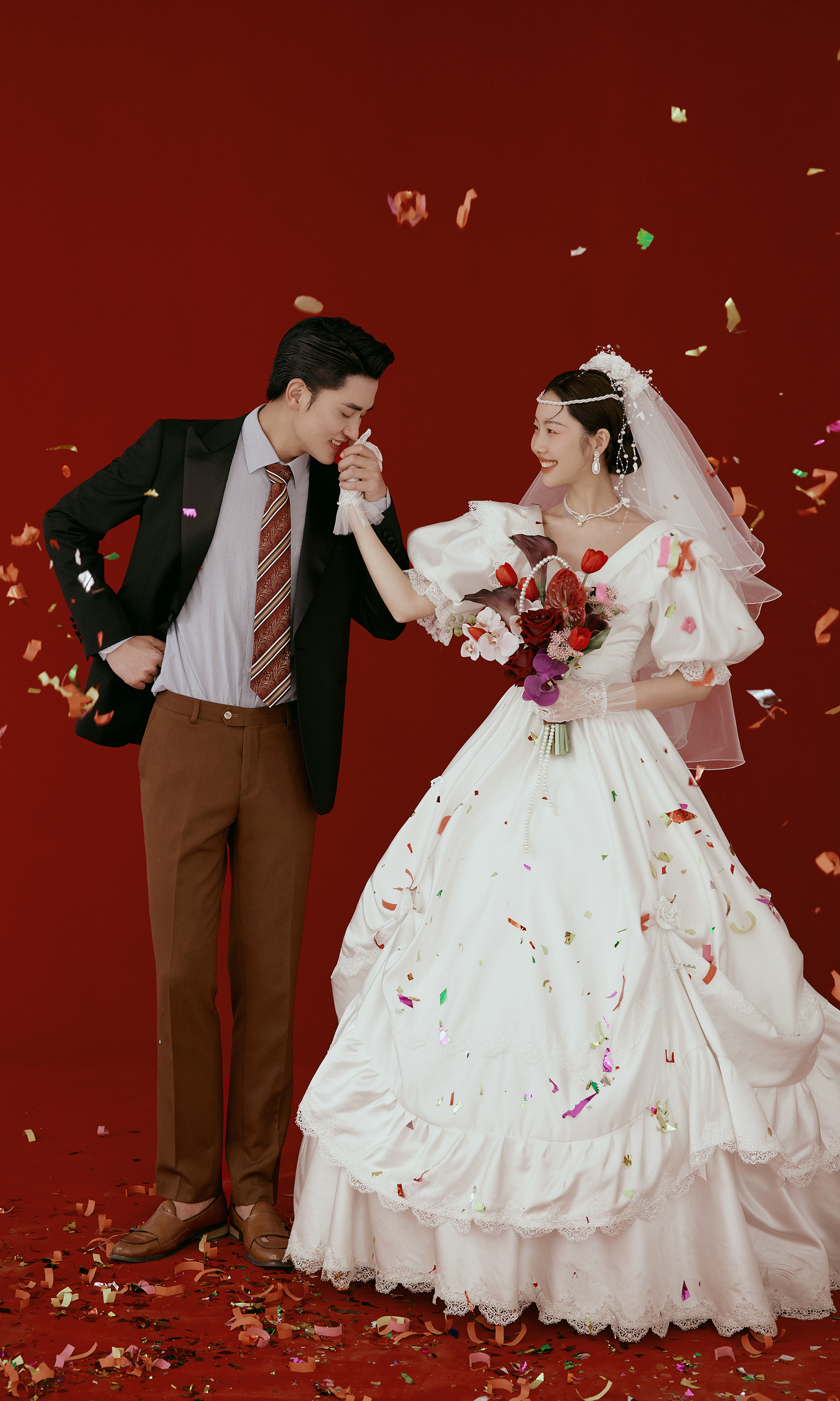【新人福利】8服8照+当季必拍热款婚纱照