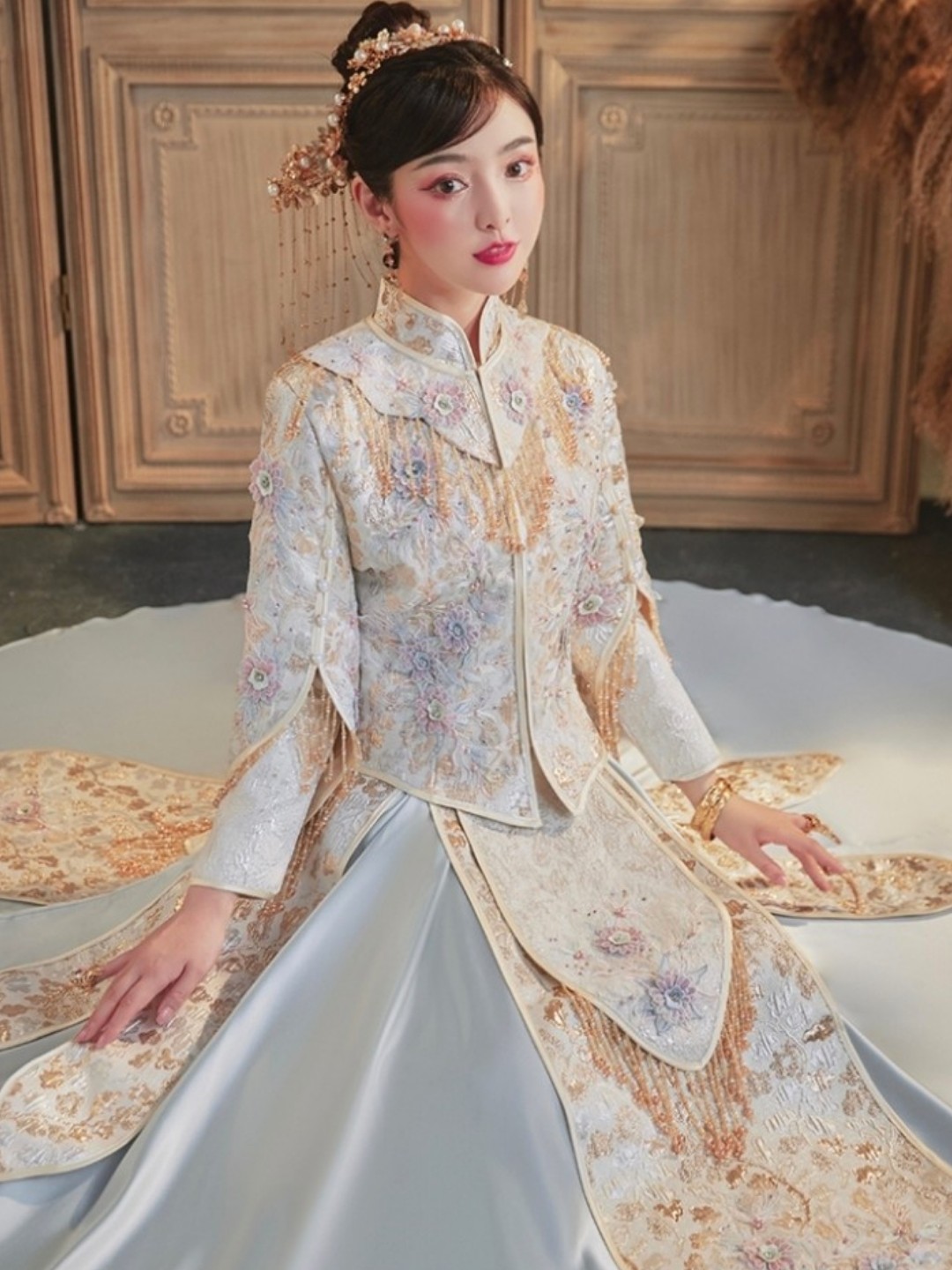 （超值两件特价）绝美蓝色流苏秀禾 齐地婚纱