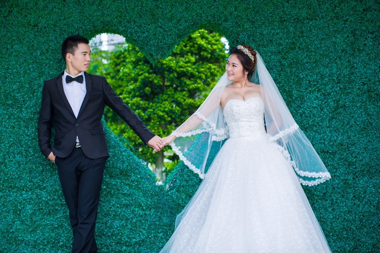 厦门婚纱定做_厦门婚纱摄影