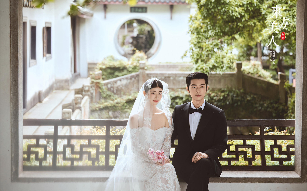 东方美学下的新中式园林婚纱照 温婉伊人