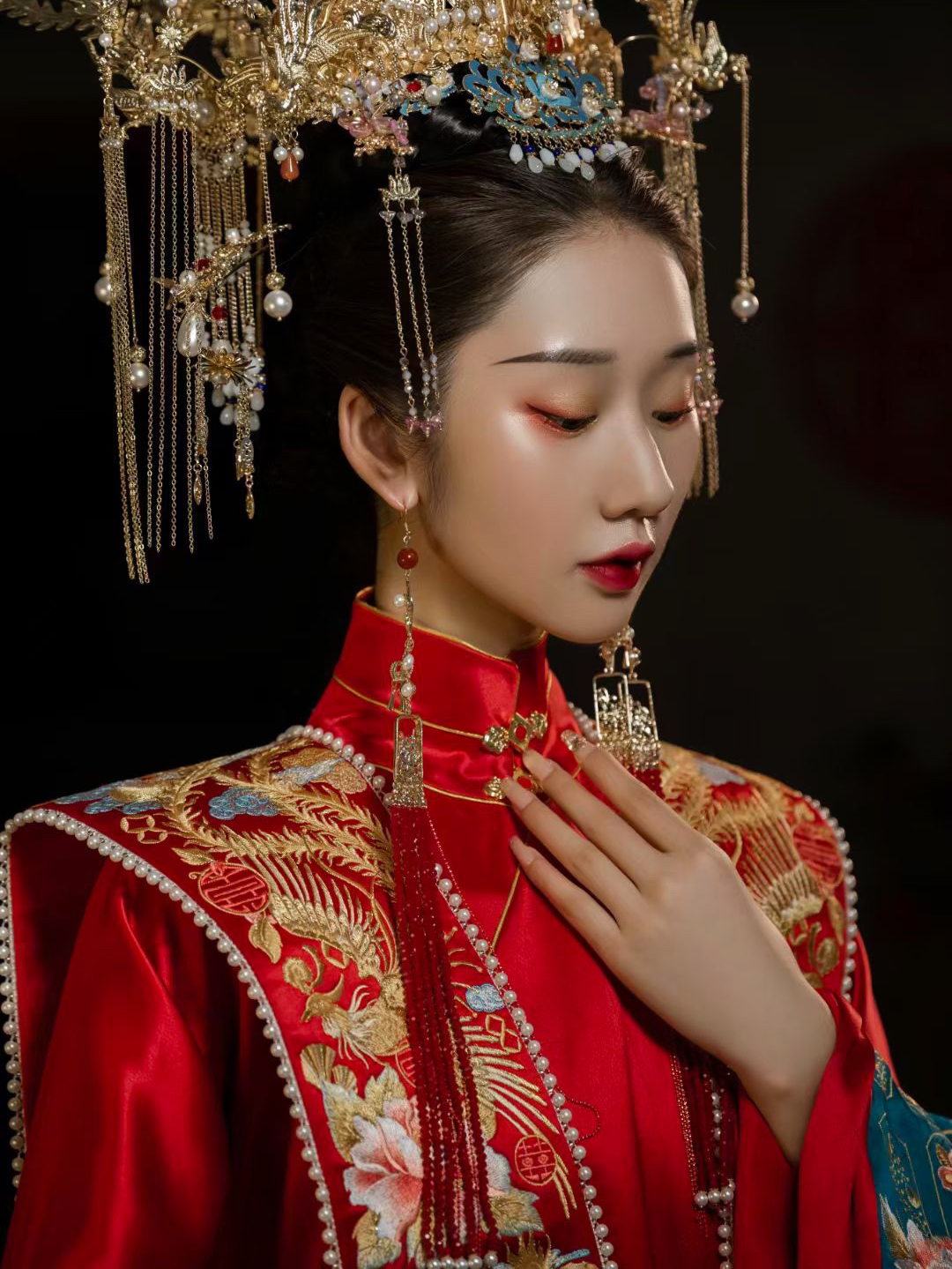 高品質(zhì)緞面刺繡珍珠款男女漢服