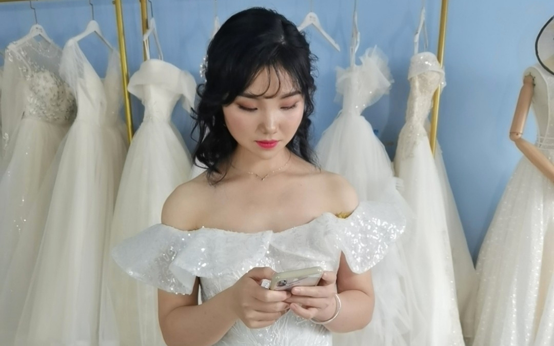 网红一字肩公主裙 唯美大气  新娘造型