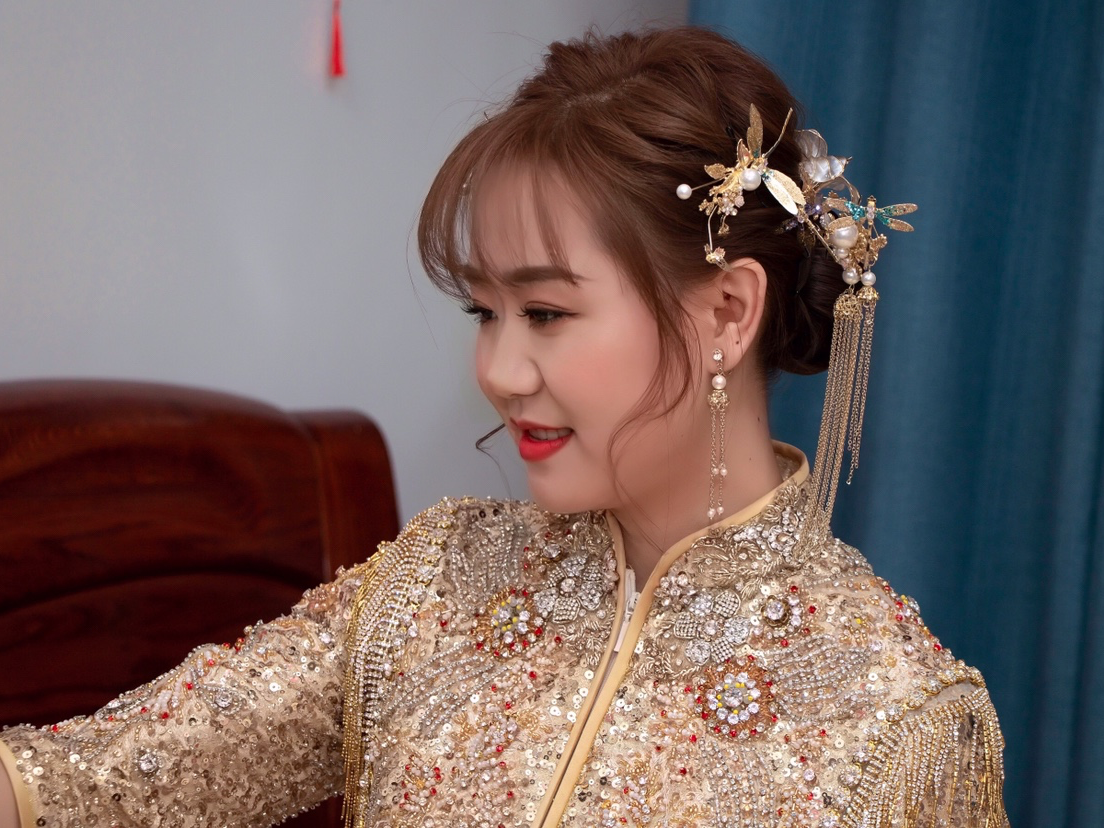 资深化妆师全天婚礼跟妆限时优惠套餐