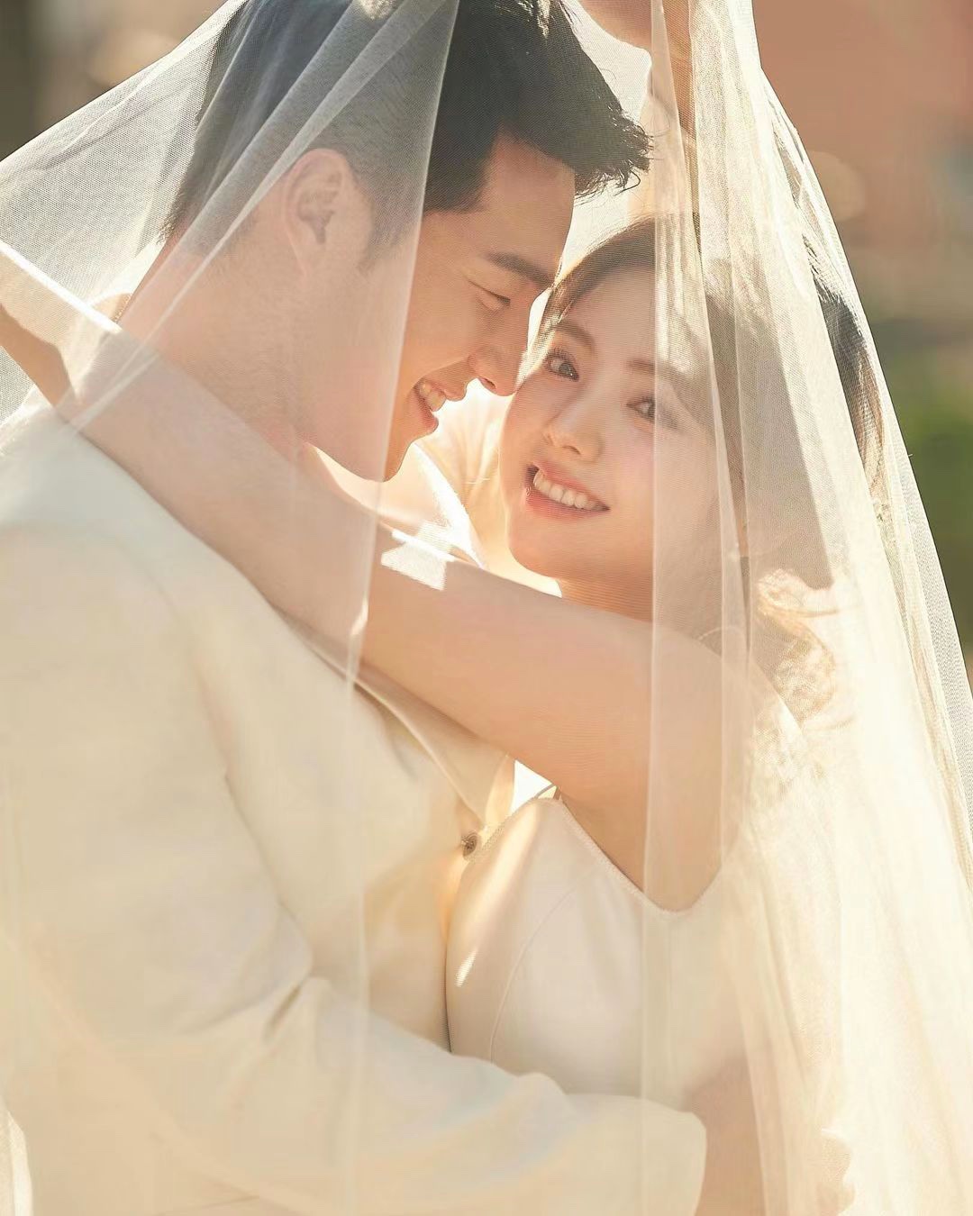 电影感城市旅拍风格婚纱照经济套系