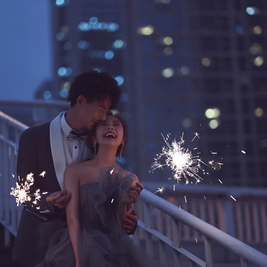 夜景婚纱照给你带来不一样的浪漫