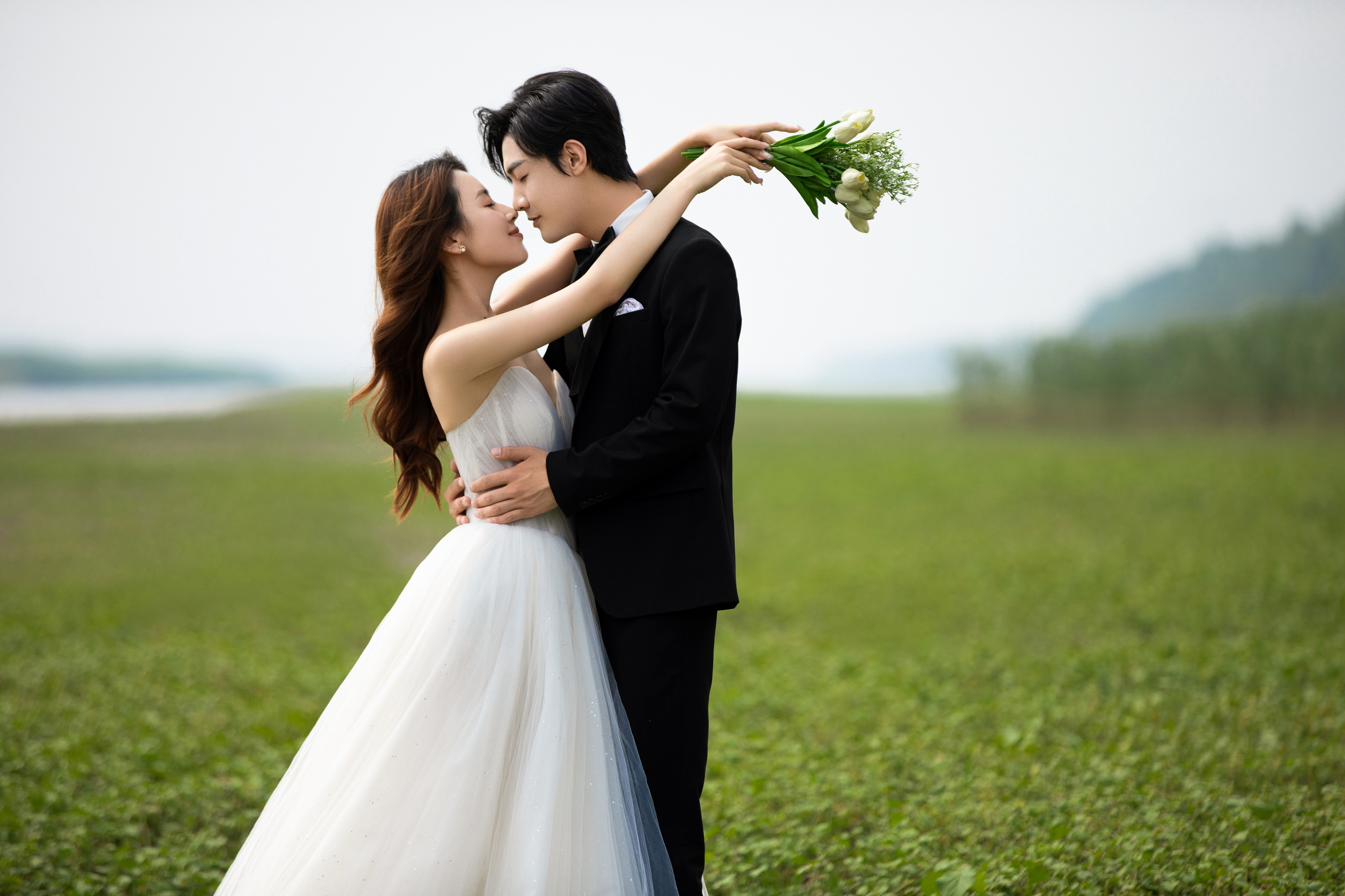 【浪漫森系】人气推荐婚纱照+底片全送
