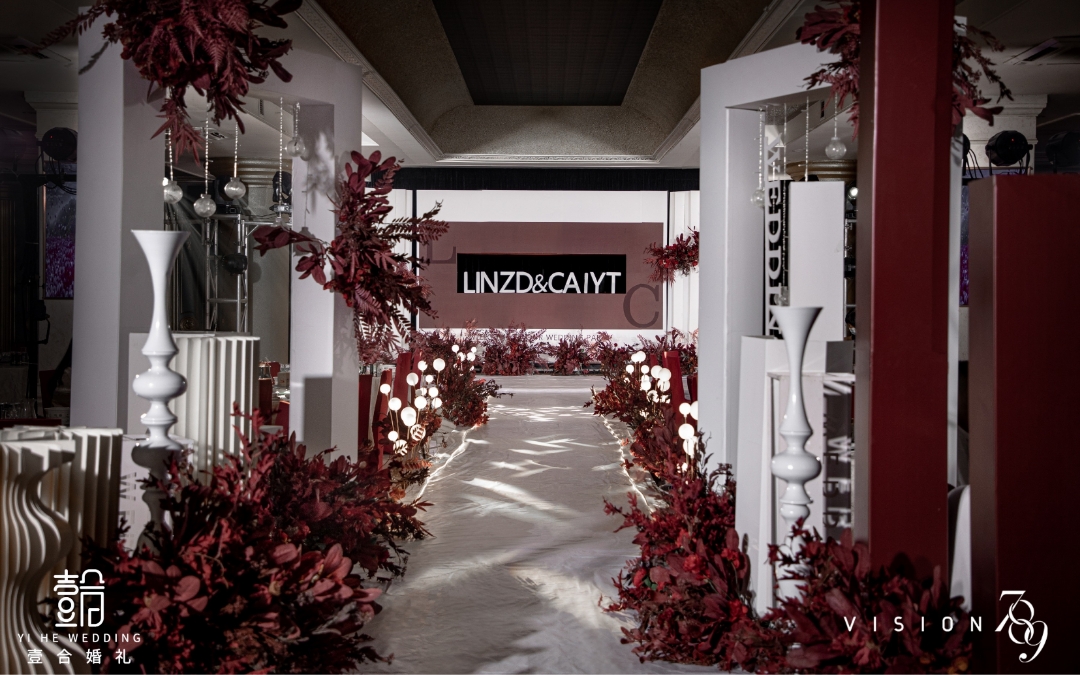 《壹合婚礼》韩式简约白 | 伴真花纯布置