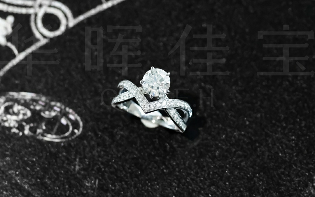 华晖佳宝【情感定格】系列定制GiA钻戒