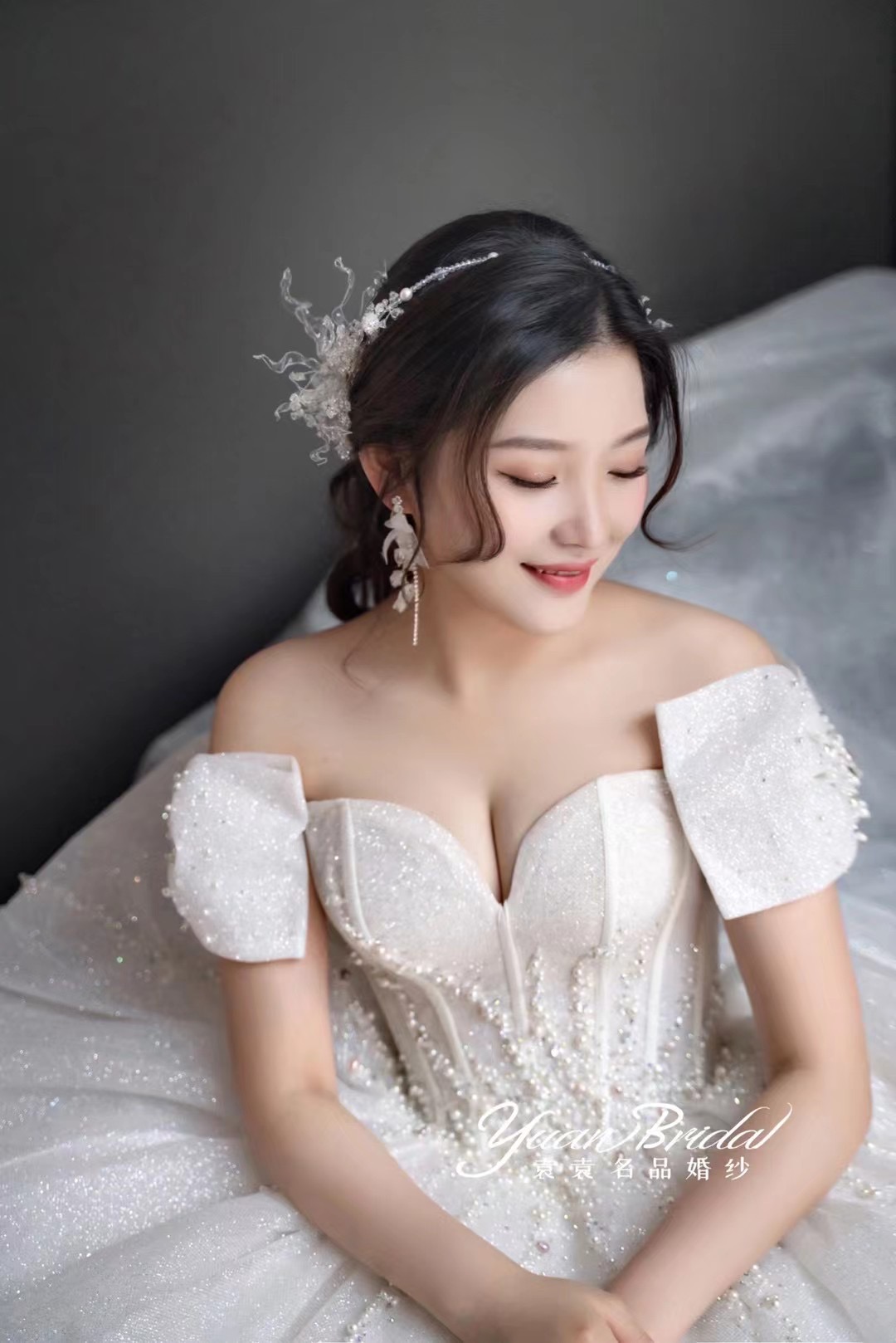 YUAN 高定品牌婚纱