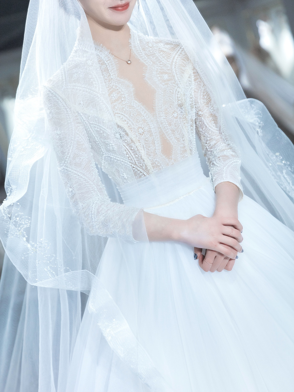 【高定设计师款】婚纱礼服三件+伴娘服免租