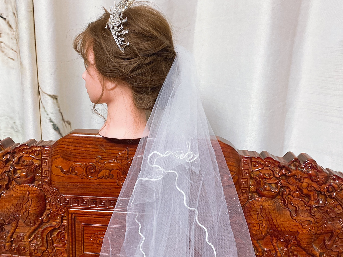 新娘跟当日妆套餐做漂亮的新娘