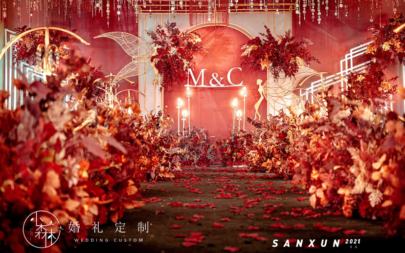 時尚與古典的碰撞，復(fù)古紅色大棚婚禮