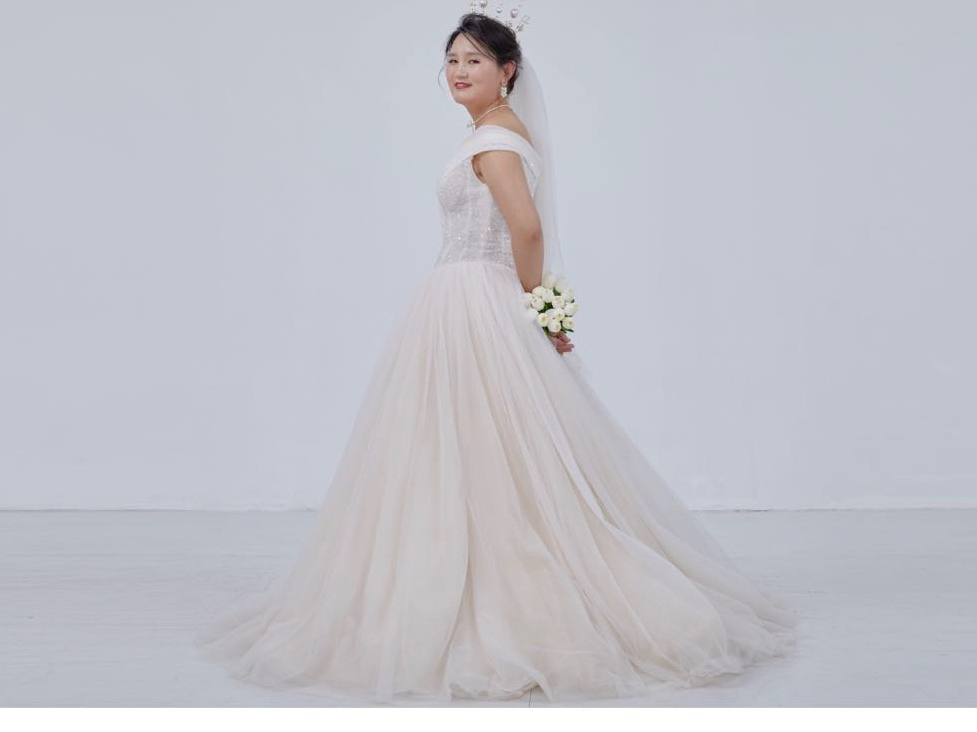 自己购买的婚纱哦👰‍♀️