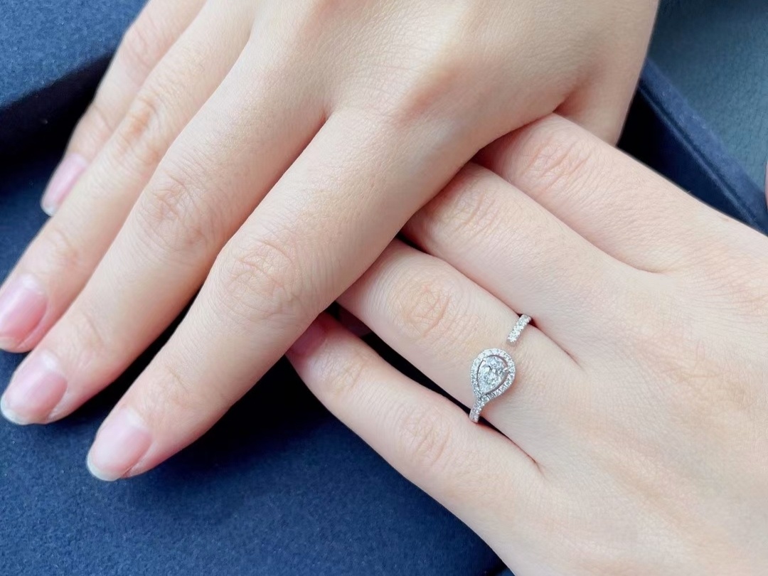 千禧钻石订制30分创意水滴形婚戒