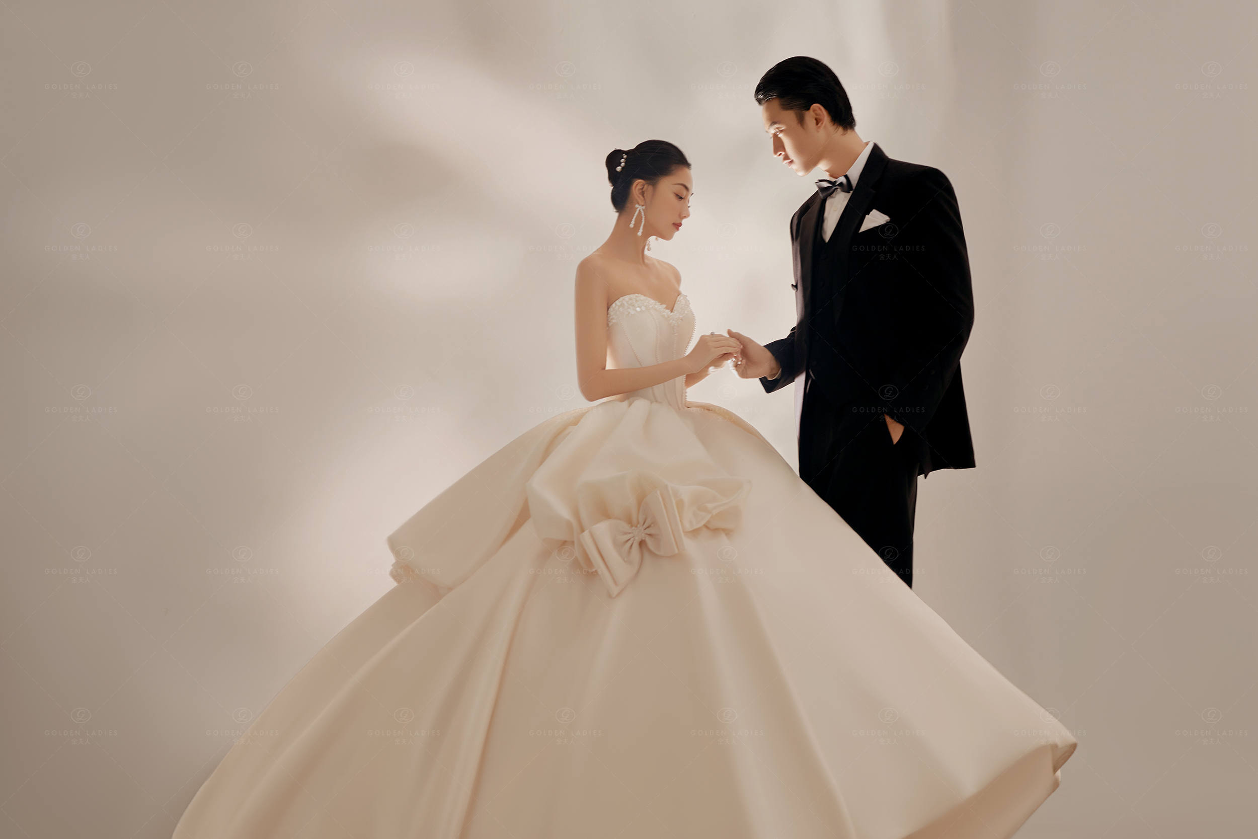 【电影质感】一对一拍摄+双机位影像+婚嫁礼包