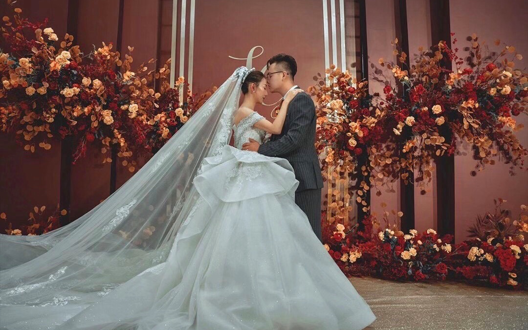 红色经典-幸福果子婚礼会馆