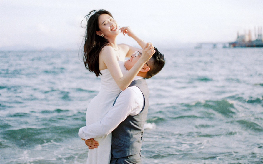 深圳婚纱照-夏日海边清新婚纱照